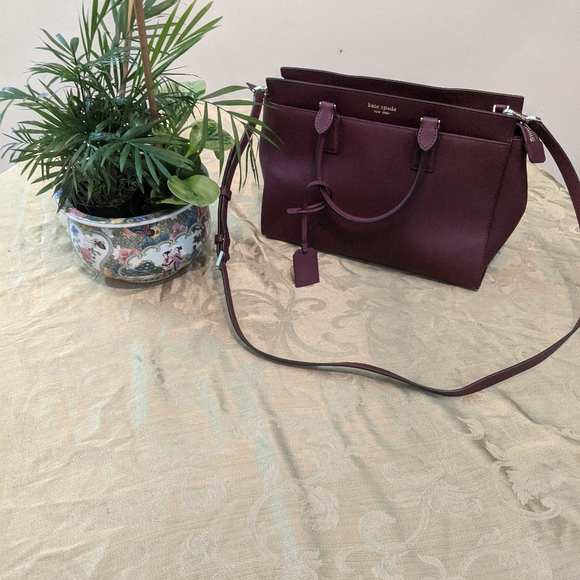 kate spade Handbags - NWT KATE SPADE BURGANDY SHOULDERBAG WITH STRAPS!!